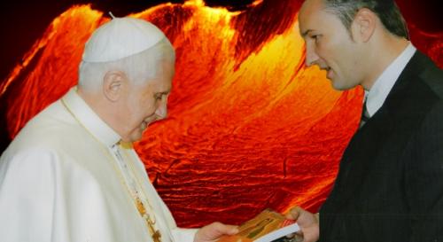 Papst Benedikt XVI. und Lars A. Fischinger - Angeblich ist der Papst der Satan in Person (Bild: Archiv L.A. Fischinger)