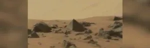 Pyramide auf dem Mars? (Bild: NASA / Screenshot von YouTube)