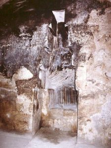 Nische in der Kammer der Königin der Cheops-Pyramide : Stand hier einst ein Statue oder Sarkophag? (Bild: gemeinfrei)