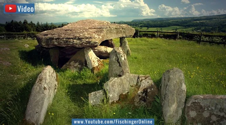 VIDEO: Schon 1.000 Jahre vor Stonehenge gab es um die rätselhafte Megalithanlage "Arthurs Stone" eine bisher unbekannte heilige Landschaft (Bild: Universities of Manchester / Bearbeitung: Fischinger-Online)